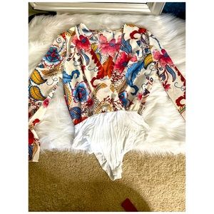 Floral body suit🌺